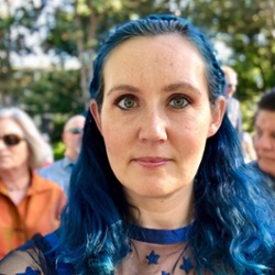 Amy_sq-1