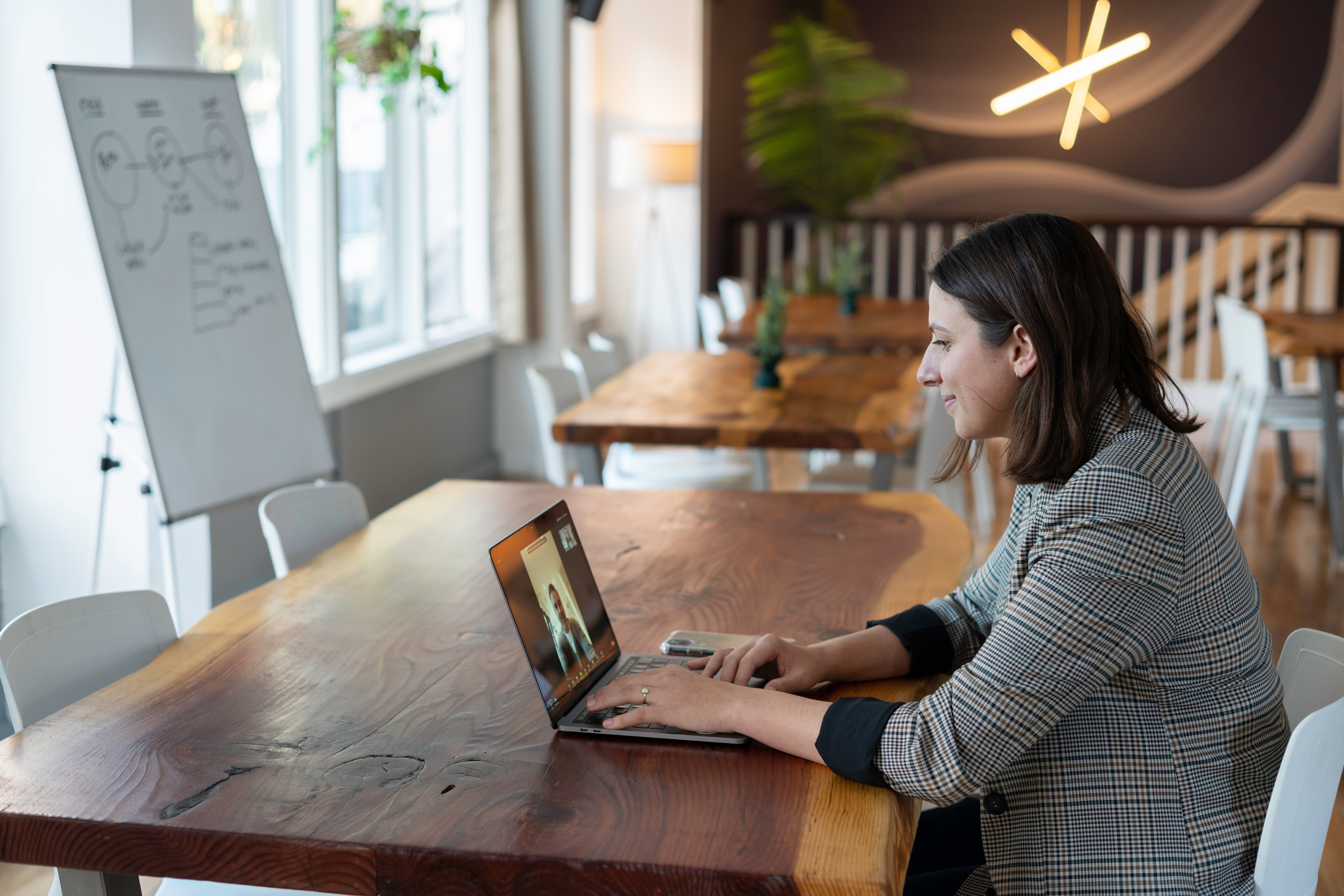compensation best practices hybrid teams